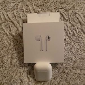 Used Apple Airpods